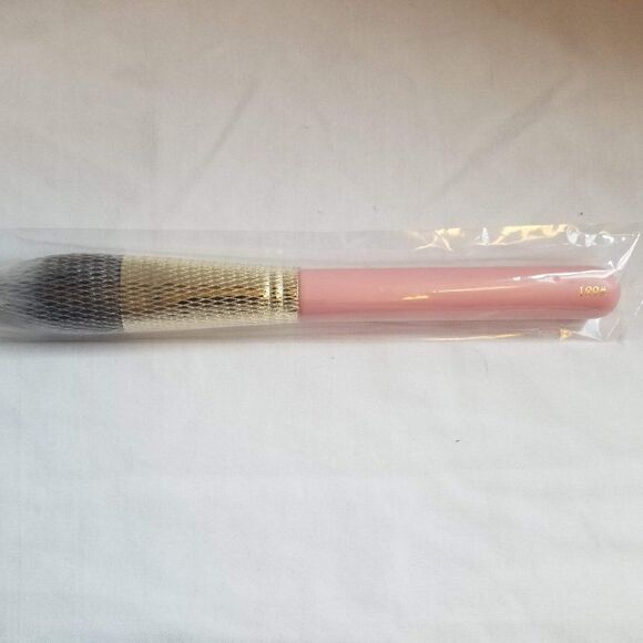 P.Louise #681 Large Multi-use Face Brush - Picture 2 of 4